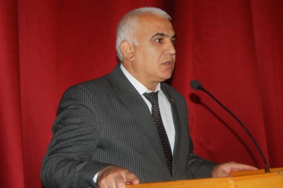 52 yaşlı vəzifəli şəxs vəfat etdi 52 yaşlı vəzifəli şəxs vəfat etdi