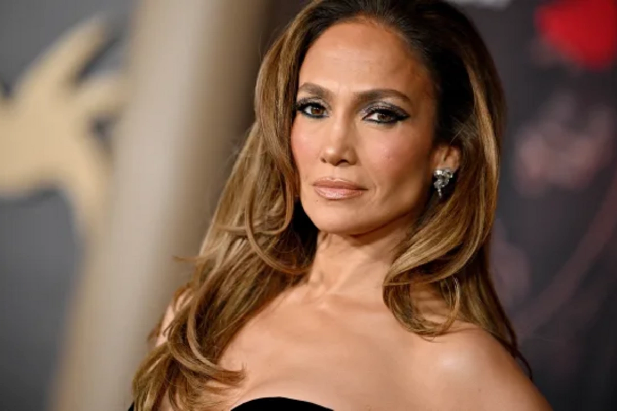 56 yaşlı Cennifer Lopez uşaqlıq fotosunu paylaşdı