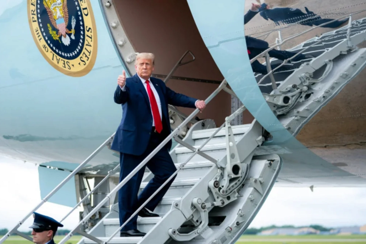 ABŞ-də hava limanına Donald Trampın adı verildi