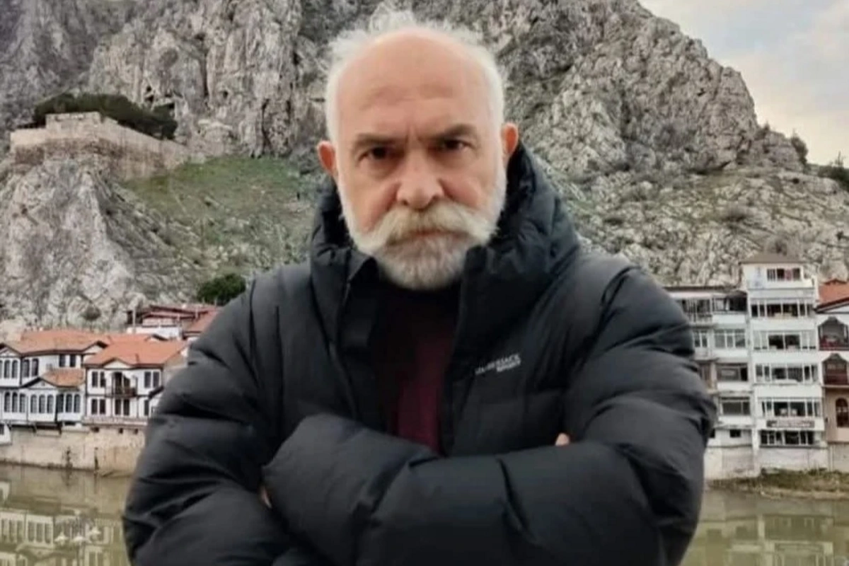 Aktror və şair Yavuz Çətin vəfat etdi Aktror və şair Yavuz Çətin vəfat etdi