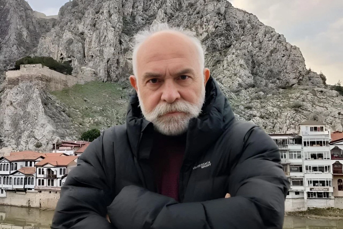 Aktyor və şair Yavuz Çətin vəfat etdi Aktyor və şair Yavuz Çətin vəfat etdi
