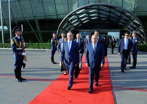 Albaniya Prezidentinin Azərbaycana rəsmi səfəri başa çatıb Albaniya Prezidentinin Azərbaycana rəsmi səfəri başa çatıb