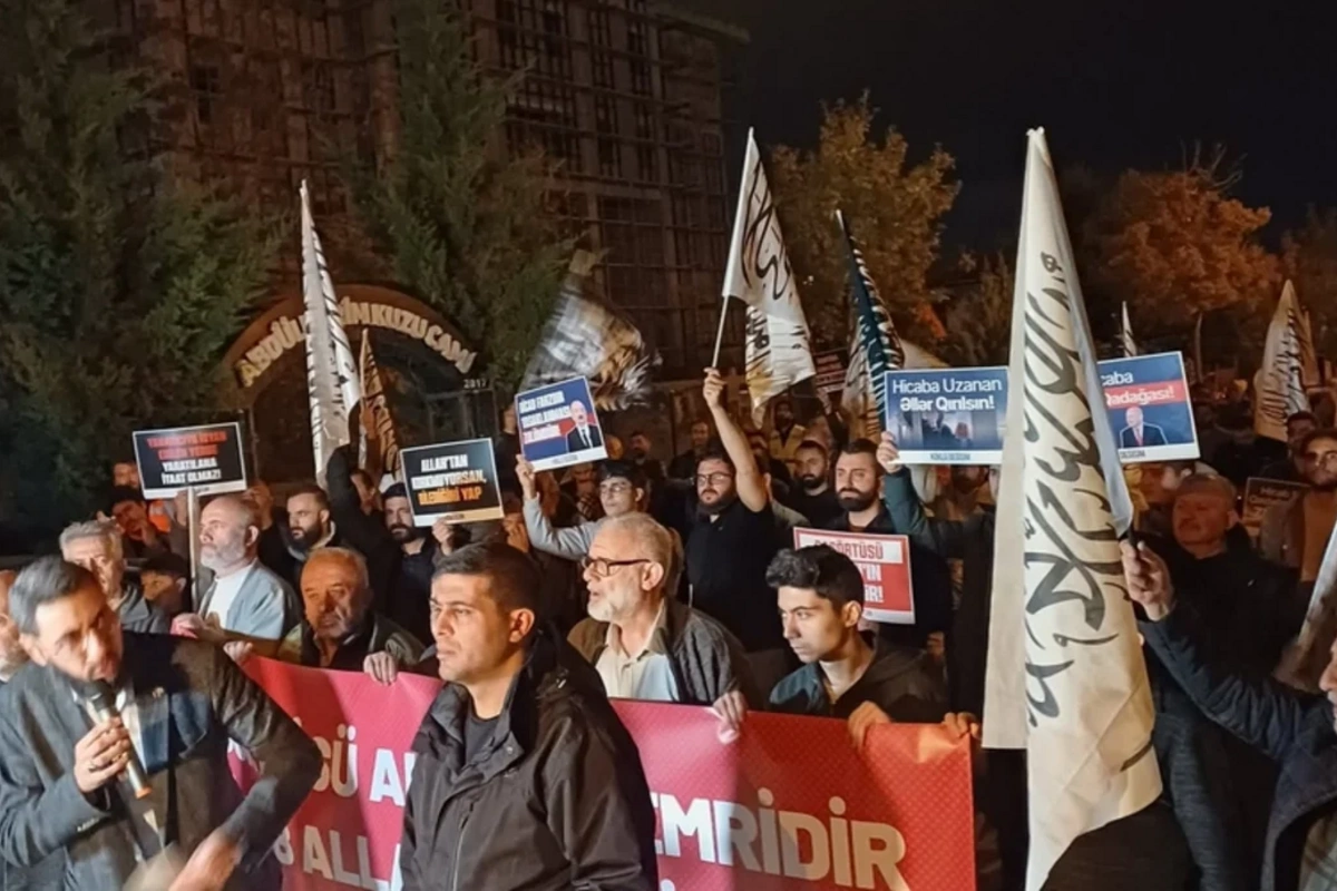Ankarada səfirliyimizə qarşı aksiyanı qadağan olunmuş təşkilat təşkil edib Ankarada səfirliyimizə qarşı aksiyanı qadağan olunmuş təşkilat təşkil edib