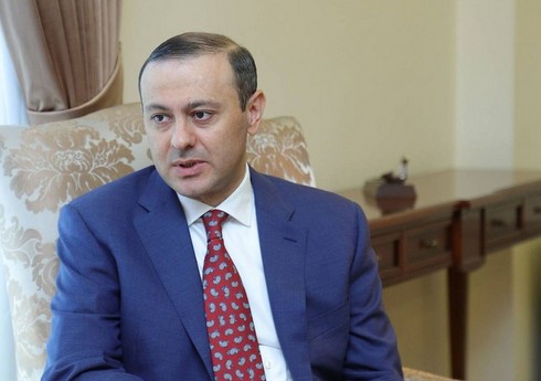 Armen Qriqoryan: “İlin sonuna qədər Azərbaycanla sülh sazişinin əldə olunması şansı var” Armen Qriqoryan: “İlin sonuna qədər Azərbaycanla sülh sazişinin əldə olunması şansı var”