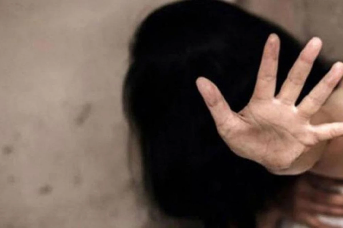 Arvadına dörd bıçaq vuran şəxsə şərti cəza verildi Arvadına dörd bıçaq vuran şəxsə şərti cəza verildi