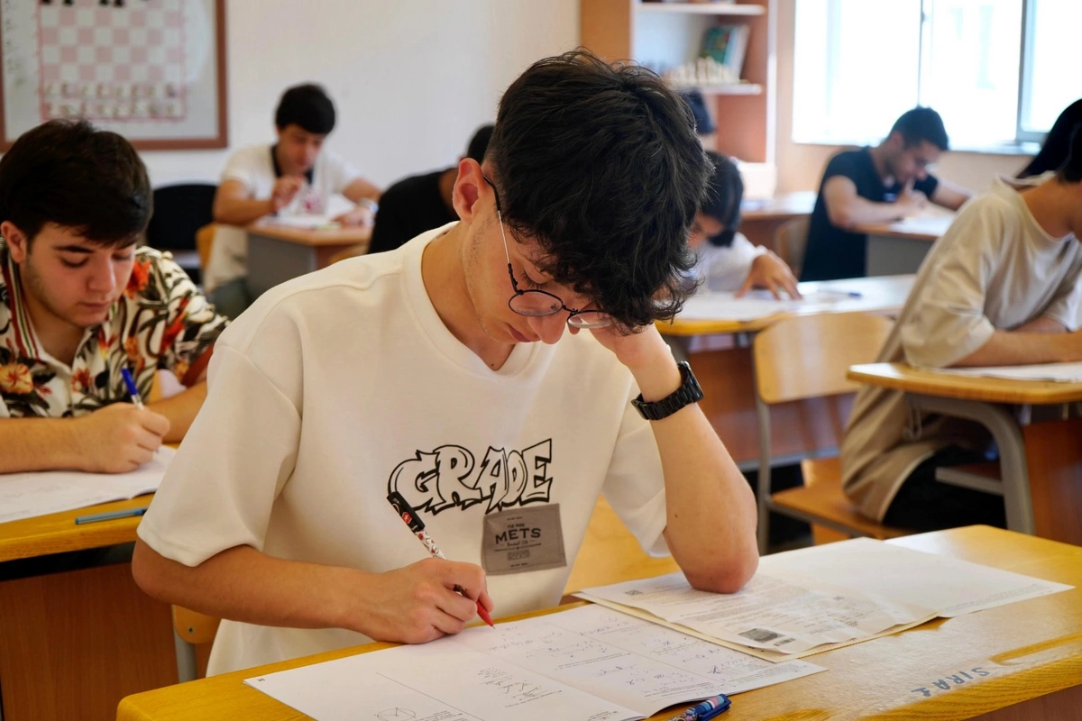 Azərbaycan dili fənni üzrə test imtahanı təşkil edilib