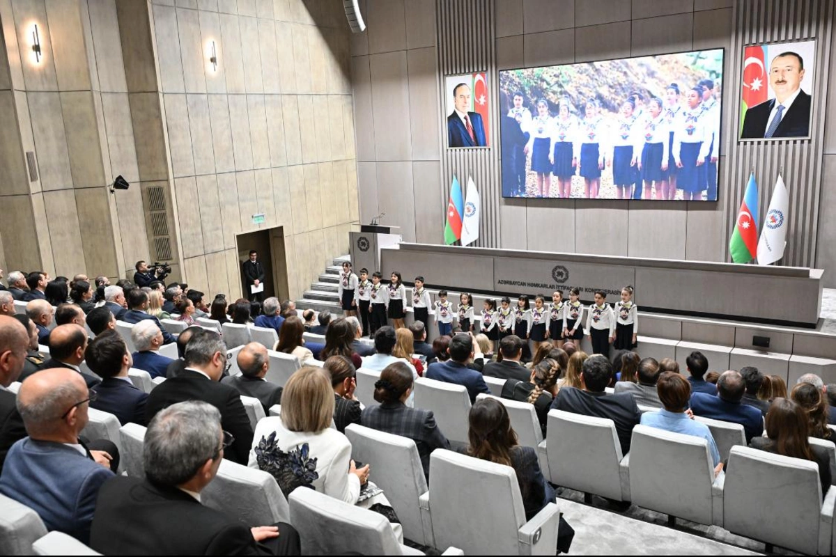 Azərbaycan Həmkarlar İttifaqları Konfederasiyasında Zəfər Gününə həsr olunmuş tədbir keçirilib Azərbaycan Həmkarlar İttifaqları Konfederasiyasında Zəfər Gününə həsr olunmuş tədbir keçirilib