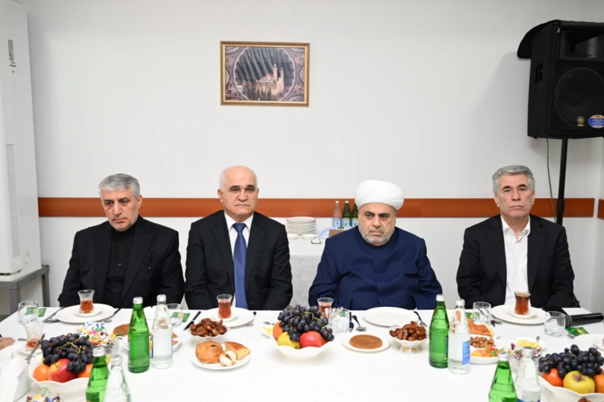 Azərbaycan-İran münasibətlərində həmrəylik: diplomatik və humanitar dəstəyin təzahürü