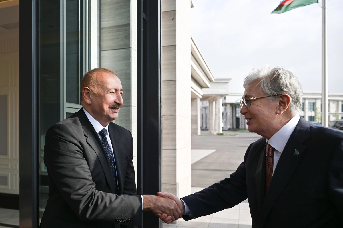 Azərbaycan Prezidenti İlham Əliyevin Bişkekdə Qazaxıstan Prezidenti ilə görüşü olub