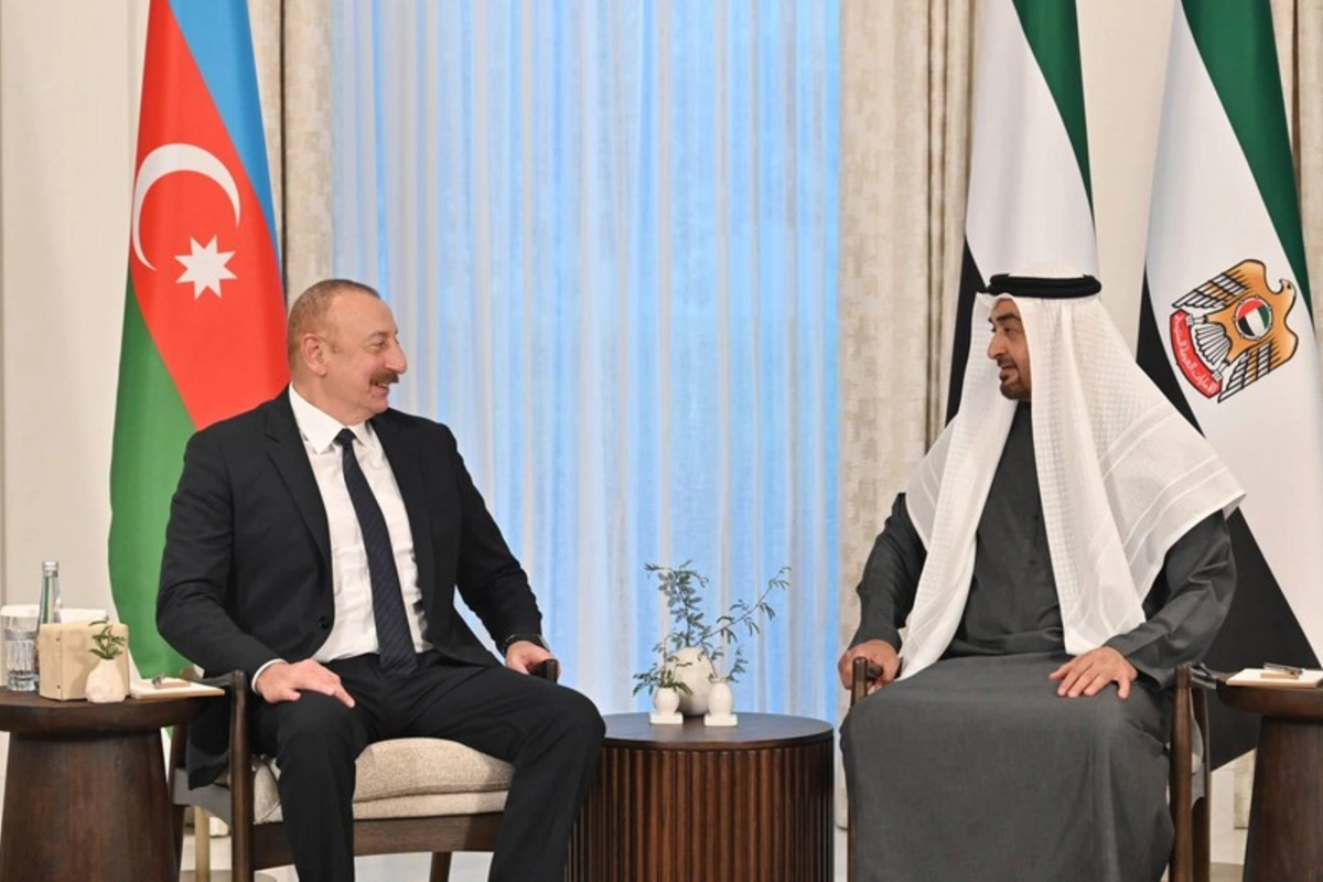 Azərbaycan Prezidenti İlham Əliyevin Əbu-Dabidə Birləşmiş Ərəb Əmirliklərinin Prezidenti ilə görüşü olub