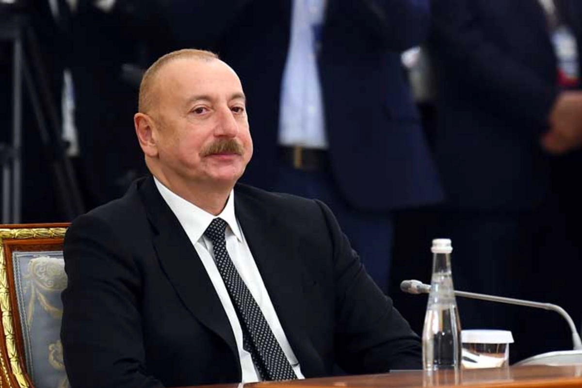 Azərbaycan Prezidenti İlham Əliyevin İran Prezidenti Məsud Pezeşkian ilə məhdud tərkibdə görüşü başlayıb