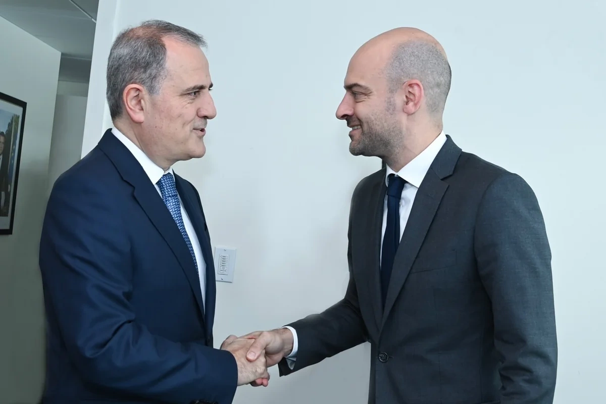 Azərbaycan və Fransanın XİN başçıları görüşüb Azərbaycan və Fransanın XİN başçıları görüşüb