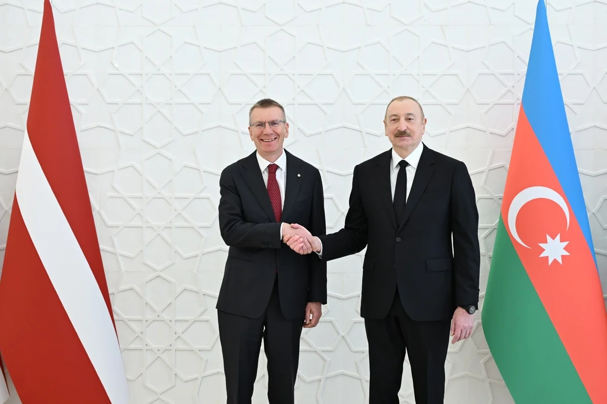 Azərbaycan və Latviya prezidentləri mətbuata bəyanatlarla çıxış edirlər