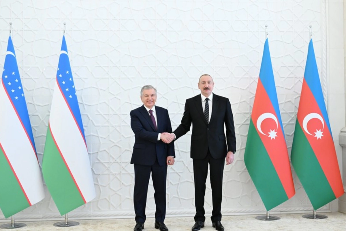Azərbaycan və Özbəkistan prezidentləri Xankəndidəki tikiş fabrikinin fəaliyyəti ilə tanış olublar