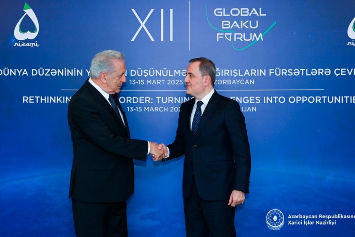 Azərbaycan-Yunanıstan ikitərəfli və çoxtərəfli münasibətləri müzakirə olunub Azərbaycan-Yunanıstan ikitərəfli və çoxtərəfli münasibətləri müzakirə olunub
