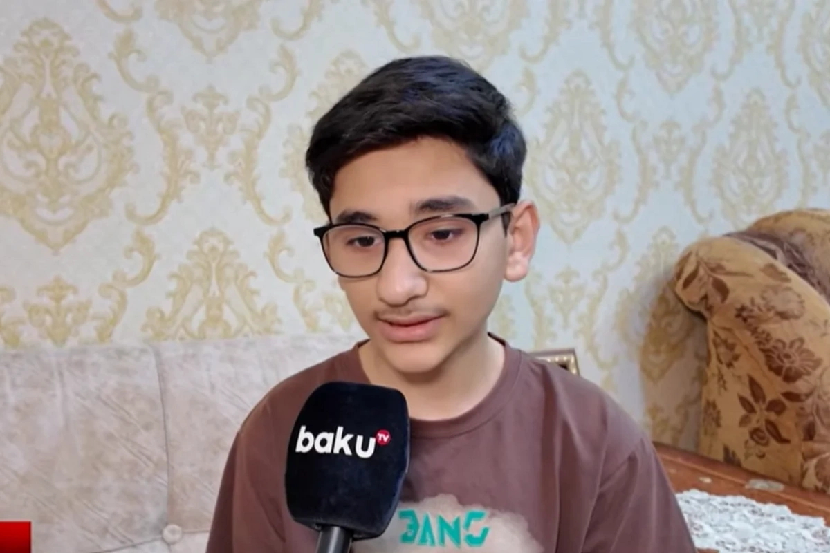 Azərbaycanlı məktəbli 