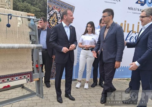 AZPROMO və “Azərxalça”nın əməkdaşlığı ilə hazırlanan xalça kəsilib 