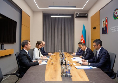 Azərbaycan Dünya Bankı ilə İKT və nəqliyyat sektorlarında əməkdaşlığı müzakirə edib Azərbaycan Dünya Bankı ilə İKT və nəqliyyat sektorlarında əməkdaşlığı müzakirə edib