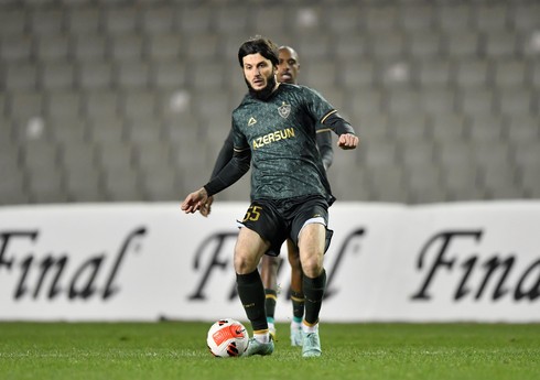 Azərbaycan millisinin futbolçusu Azərbaycan millisinin futbolçusu