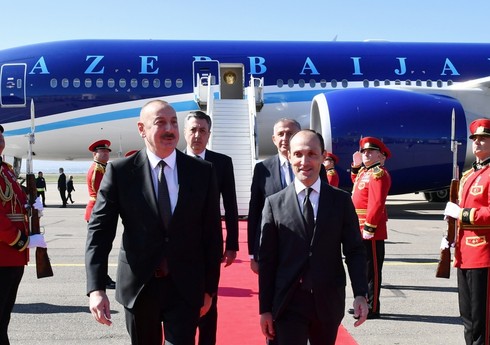 Azərbaycan Prezidenti İlham Əliyevin Gürcüstana işgüzar səfəri başlayıb Azərbaycan Prezidenti İlham Əliyevin Gürcüstana işgüzar səfəri başlayıb