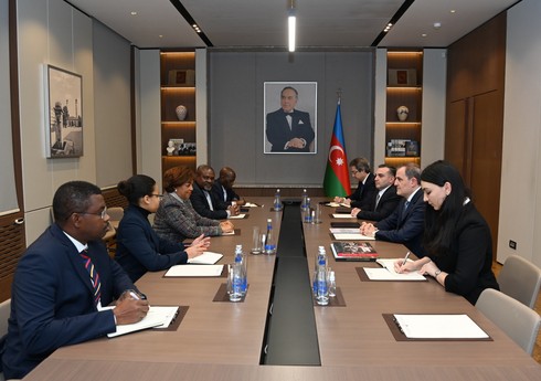 Azərbaycan və Anqola XİN başçıları ikitərəfli əlaqələri müzakirə edib Azərbaycan və Anqola XİN başçıları ikitərəfli əlaqələri müzakirə edib