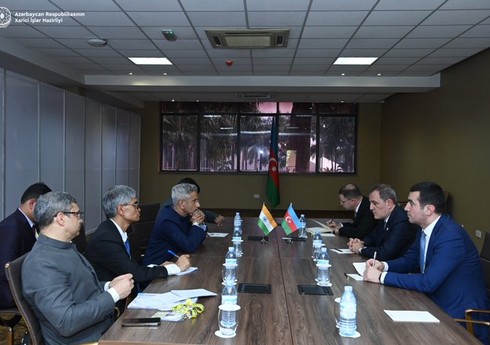 Azərbaycan və Hindistan XİN başçıları ikitərəfli və çoxtərəfli əməkdaşlığı müzakirə edib Azərbaycan və Hindistan XİN başçıları ikitərəfli və çoxtərəfli əməkdaşlığı müzakirə edib