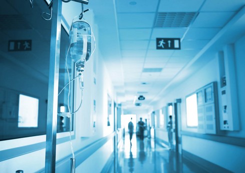 Azərbaycanda meymunçiçəyi virusuna ilk yoluxan şəxs evə buraxılıb - YENİLƏNİB
