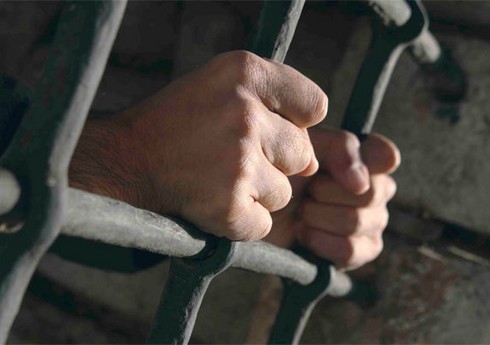 Azərbaycanda yetkinlik yaşına çatmayanları zorlayanlar 15 ilədək həbs olunacaq