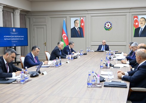 Baş nazir Əli Əsədovun rəhbərliyi ilə İqtisadi Şuranın iclası keçirilib Baş nazir Əli Əsədovun rəhbərliyi ilə İqtisadi Şuranın iclası keçirilib