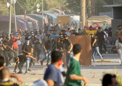 Bağdadda gedən atışmalarda İraq Polisinin qərargah rəisi yaralanıb Bağdadda gedən atışmalarda İraq Polisinin qərargah rəisi yaralanıb