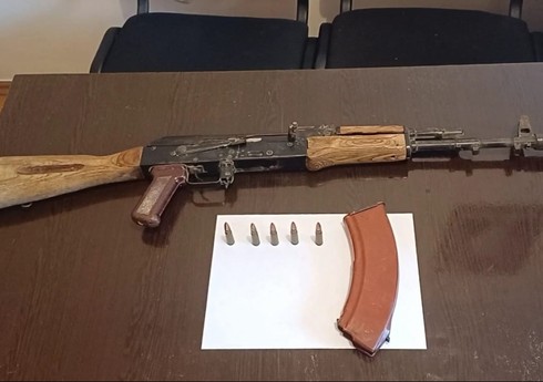 Bakı, Naxçıvan və Şəmkirdə xeyli sayda silah-sursat polisə təhvil verilib Bakı, Naxçıvan və Şəmkirdə xeyli sayda silah-sursat polisə təhvil verilib