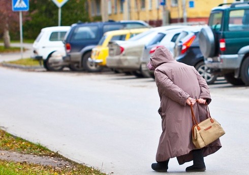 Bakıda piyadanı avtomobil vuraraq öldürüb Bakıda piyadanı avtomobil vuraraq öldürüb