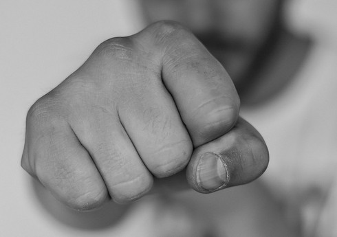 Bakıda toy mərasimində mübahisə kütləvi dava ilə nəticələnib, xəsarət alan var Bakıda toy mərasimində mübahisə kütləvi dava ilə nəticələnib, xəsarət alan var