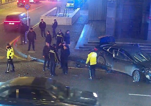 Bakıda yol-nəqliyyat hadisəsi olub, işıqfor yararsız vəziyyətə düşüb