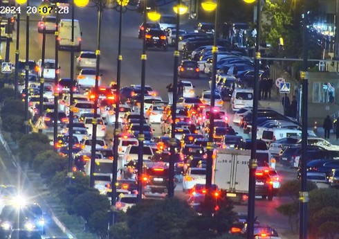 Bakıda yol qəzası tıxaca səbəb olub