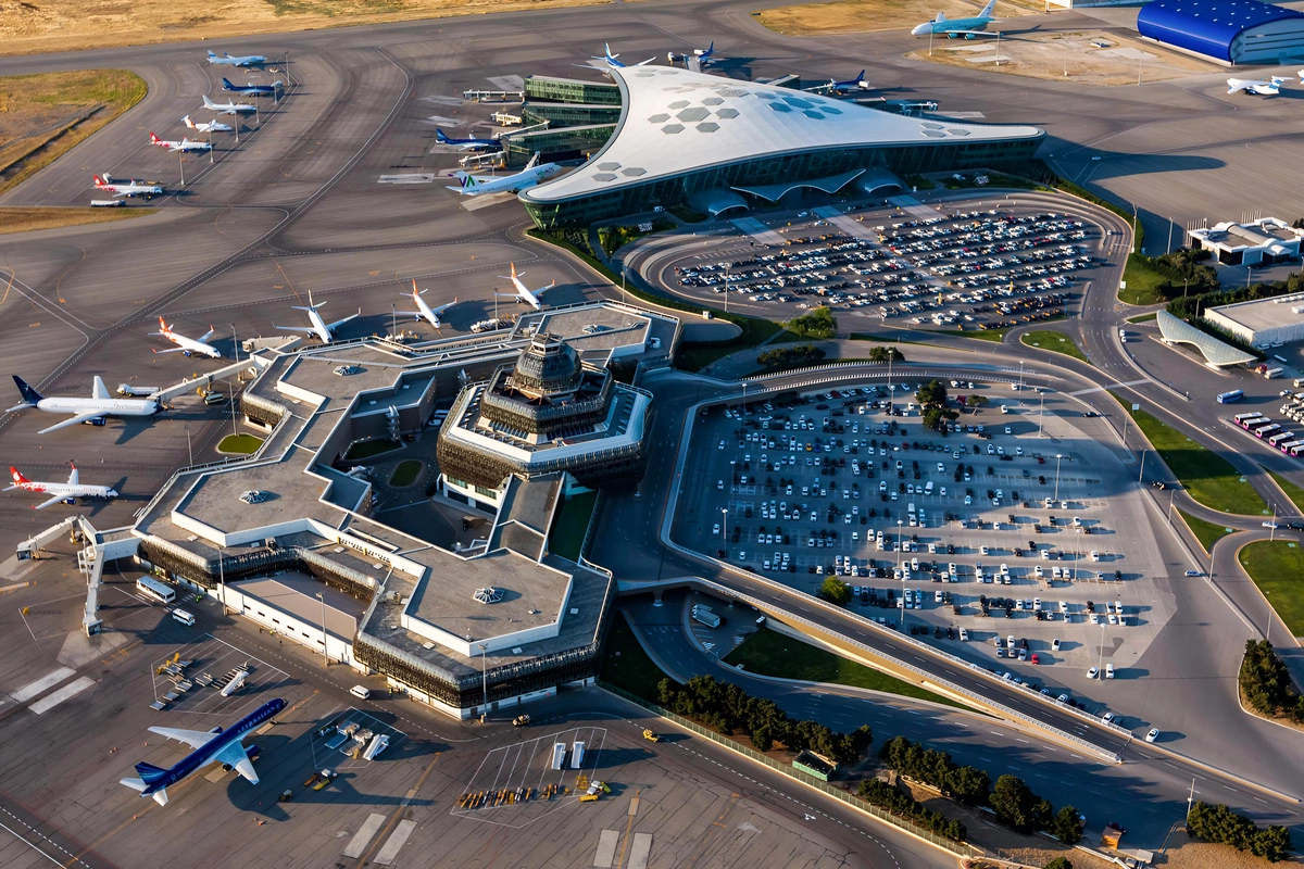 Bakı aeroportu altı ayda 3,334 milyon sərnişinə xidmət göstərib