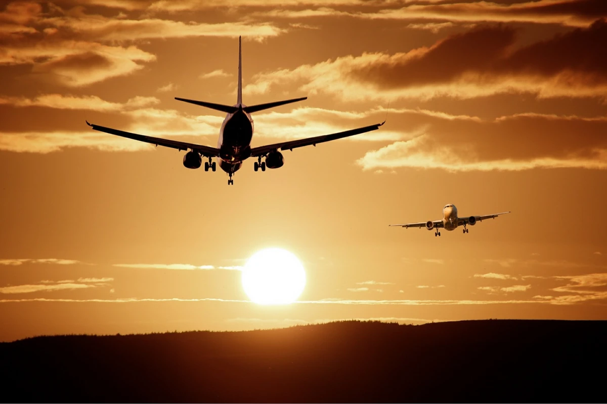 Bakı aeroportuna iki beynəlxalq reys məcburi eniş edib