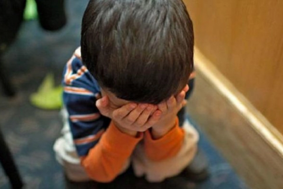 Bakıda ata Daun sindromlu qızına xəsarət yetirdi Bakıda ata Daun sindromlu qızına xəsarət yetirdi