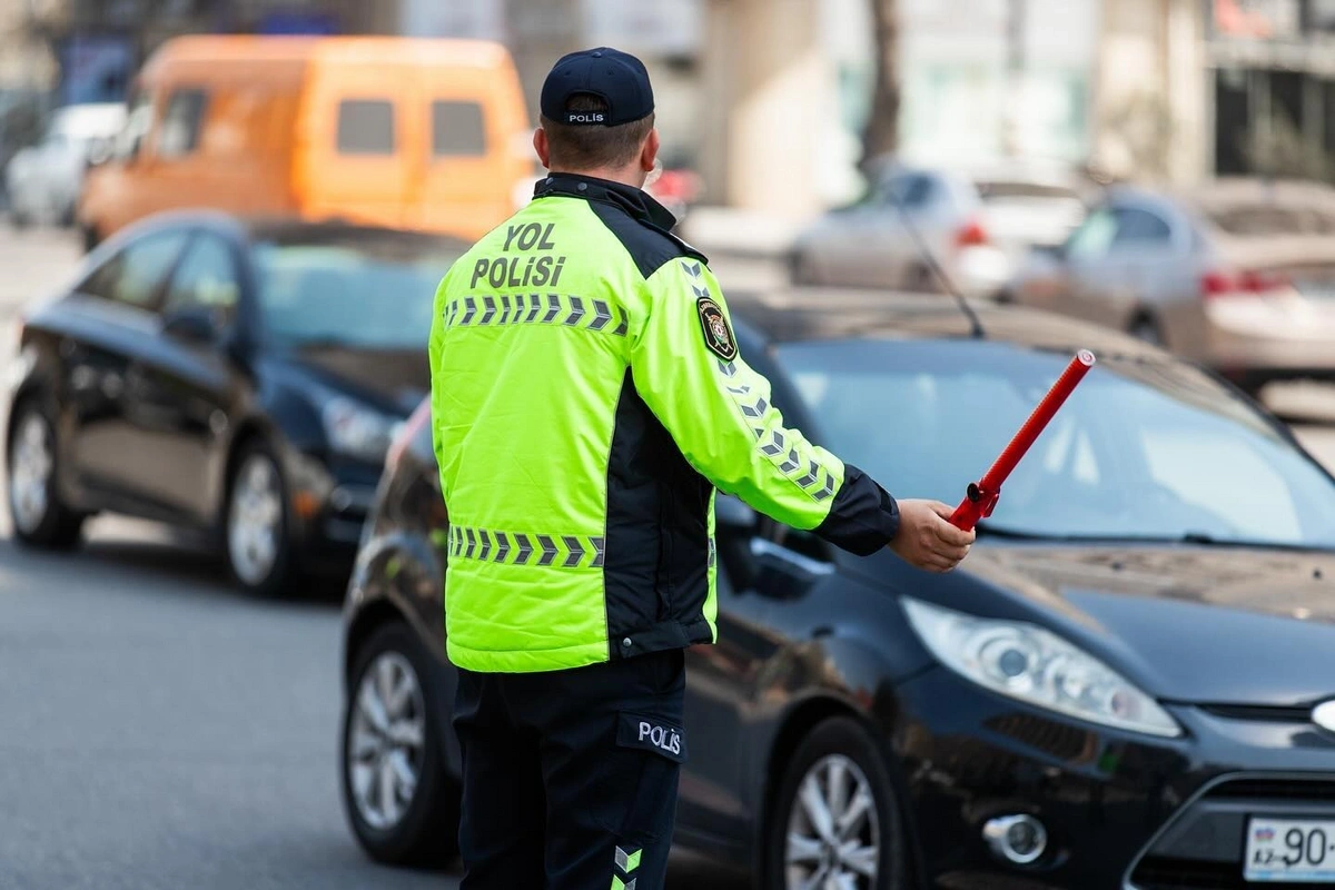 Bakıda bu sürücülər qaydaları kobud şəkildə pozurlar - RƏSMİ Bakıda bu sürücülər qaydaları kobud şəkildə pozurlar - RƏSMİ