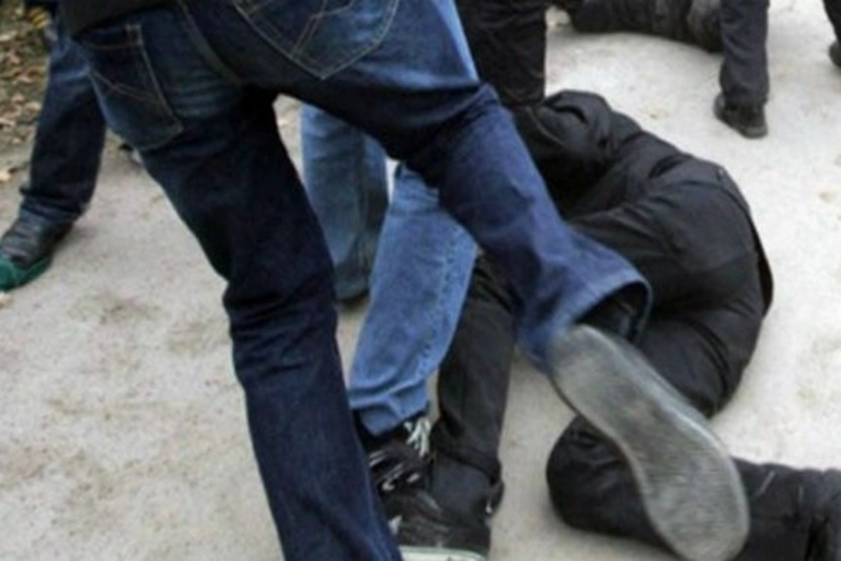 Bakıda marketin qarşısında gənci döyüb öldürənlərə HÖKM OXUNDU Bakıda marketin qarşısında gənci döyüb öldürənlərə HÖKM OXUNDU