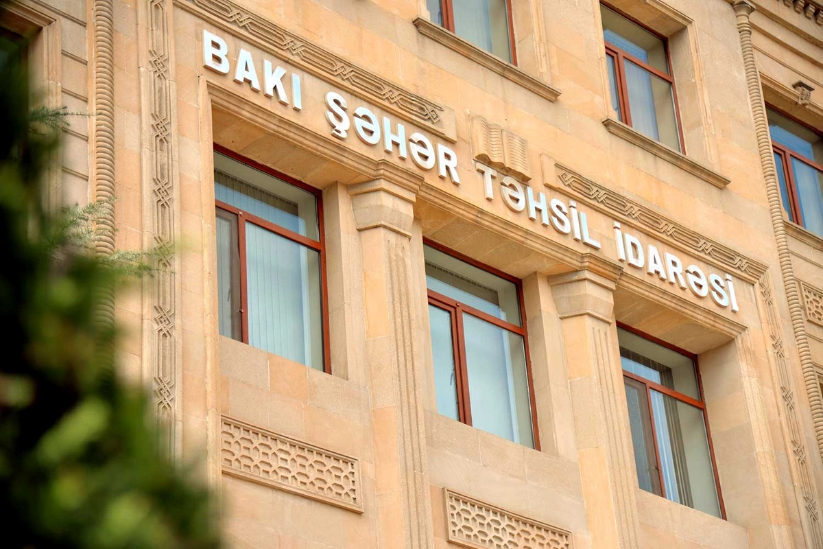 Bakıda müəllimin şagirdin başına saqqız yapışdırması iddiası ilə bağlı açıqlama