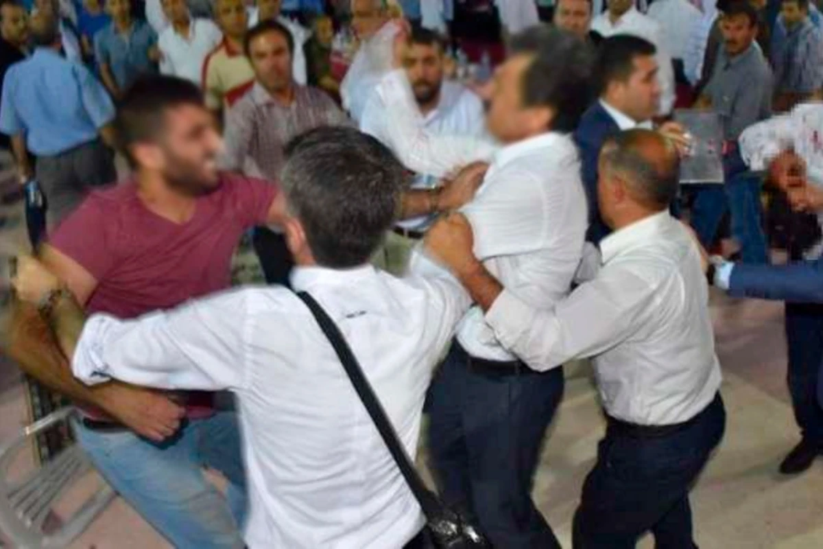 Bakıda restoranda dava: Aşpaz müştərini döydü Bakıda restoranda dava: Aşpaz müştərini döydü
