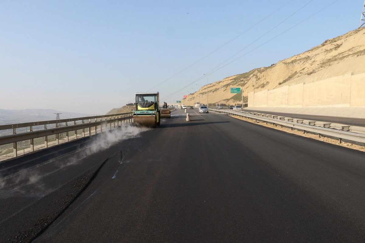 Bakıda tıxacların qarşısını alacaq YENİ ÜSUL: Yollar belə təmir oluna bilər Bakıda tıxacların qarşısını alacaq YENİ ÜSUL: Yollar belə təmir oluna bilər