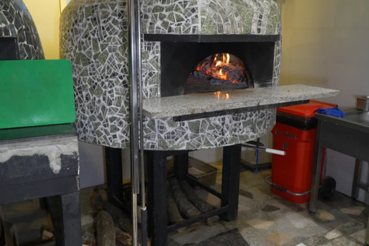 Bakıda yanğın təhlükəsizliyi qaydalarını pozan restoranın fəaliyyəti dayandırılıb Bakıda yanğın təhlükəsizliyi qaydalarını pozan restoranın fəaliyyəti dayandırılıb