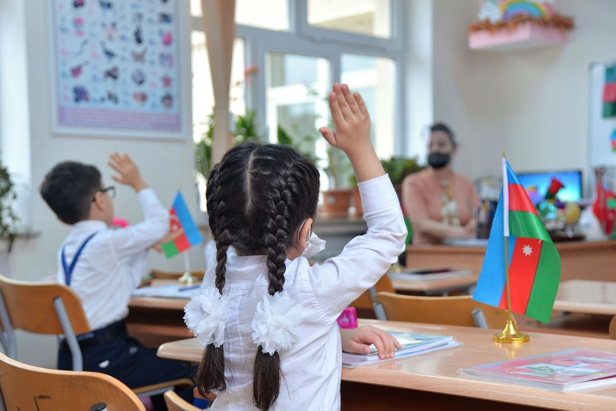 Bakıdakı məktəblərdə yaz tətilinin vaxtı dəyişdirilib