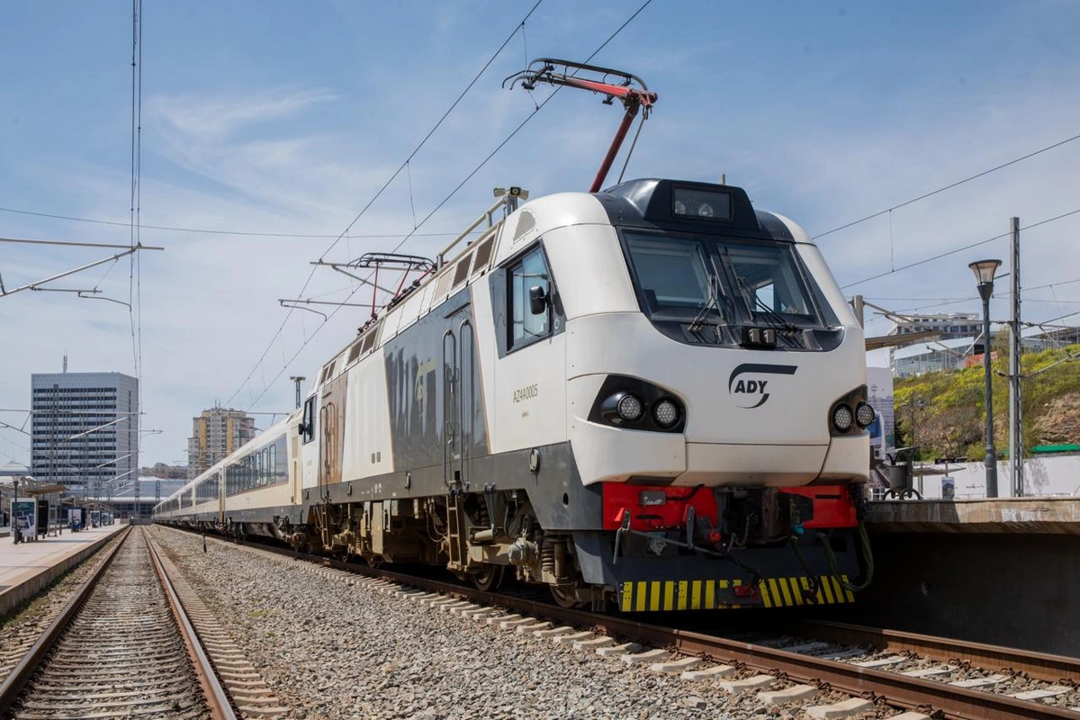 Bakıdan Tbilisiyə əlavə qatar reysi AÇILIR?