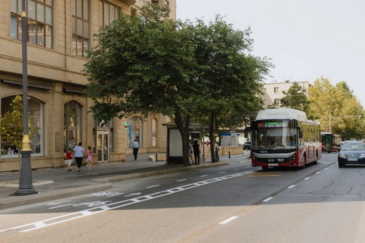 Bakının bu prospektində mikromobillik zolağı genişləndirilib Bakının bu prospektində mikromobillik zolağı genişləndirilib