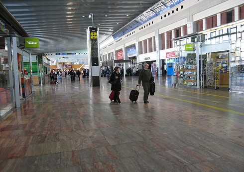 Barselona aeroportunda içərisində radioaktiv maddə olan baglama aşkarlanıb