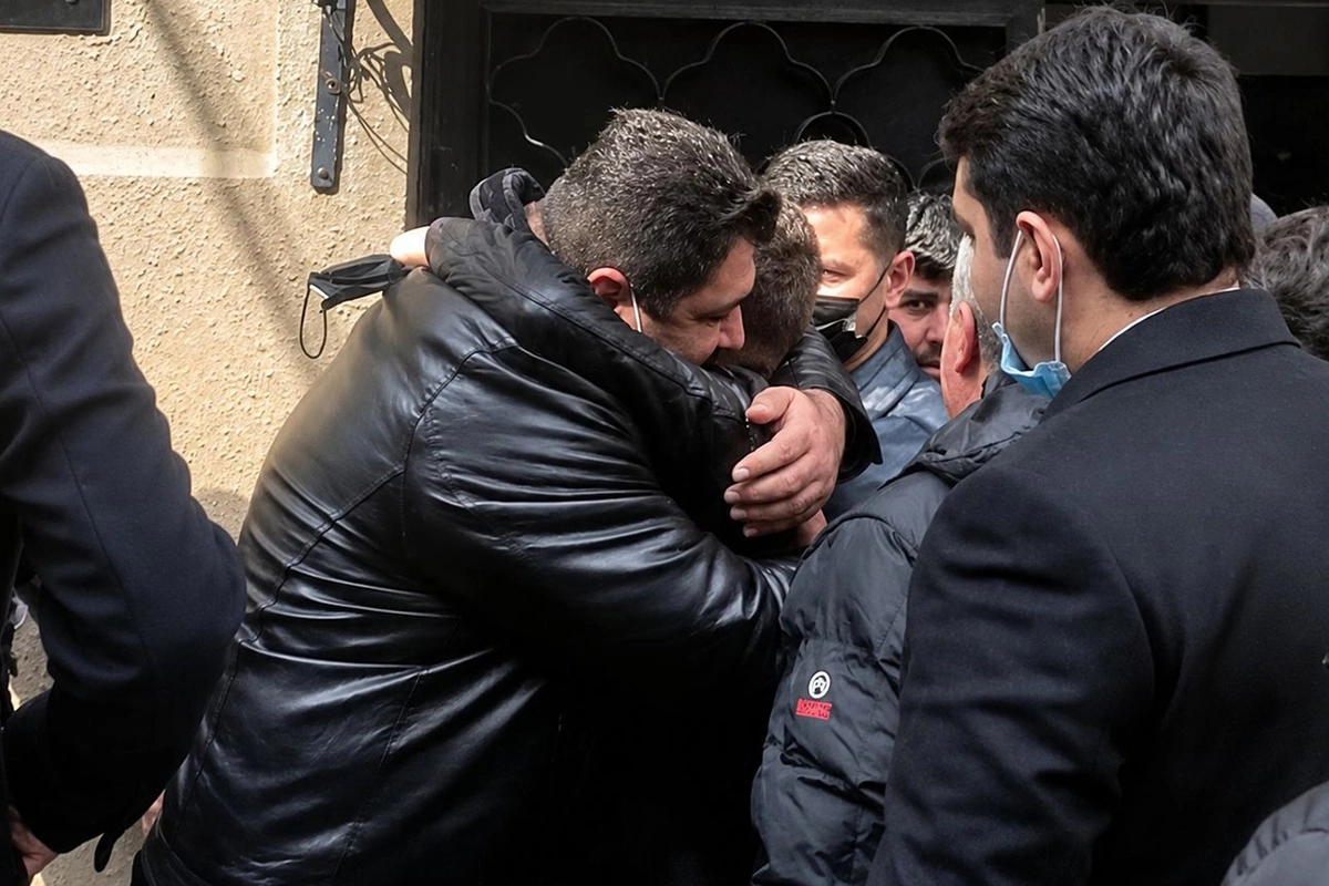 Bəraət alan gömrükçüyə 5 min manat təzminat kəsildi - Amma işinə qaytarılmadı Bəraət alan gömrükçüyə 5 min manat təzminat kəsildi - Amma işinə qaytarılmadı