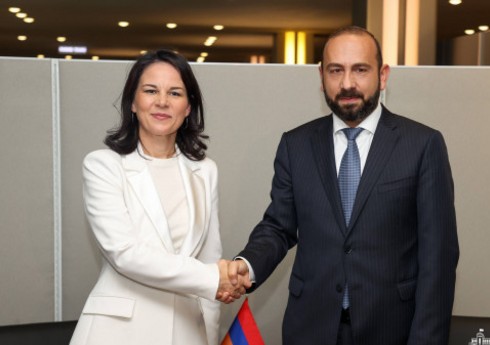 Berbok və Mirzoyan İrəvanla Bakı arasında sülh prosesini müzakirə ediblər Berbok və Mirzoyan İrəvanla Bakı arasında sülh prosesini müzakirə ediblər